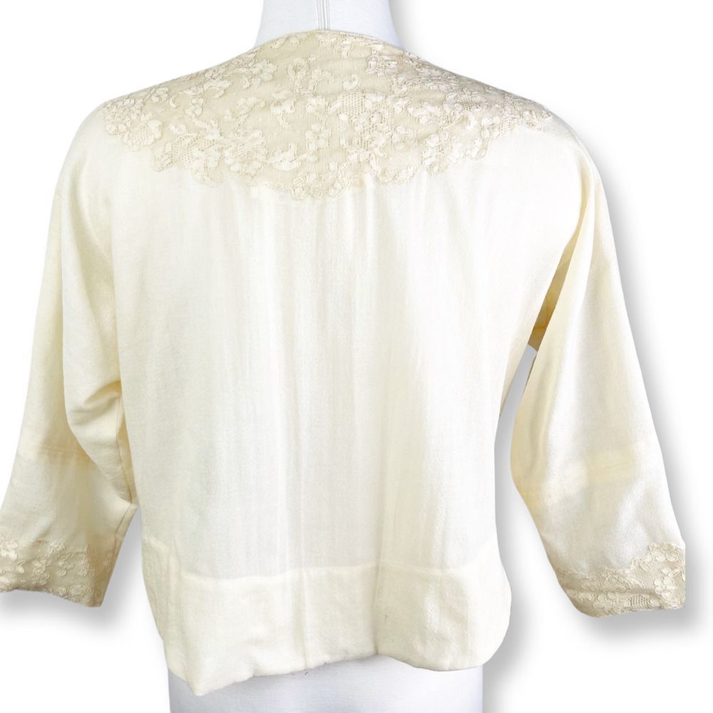 Vintage 1960's Ivory Wool Crepe Saks Fifth Avenue Bed Jacket - Picture 3 of 5